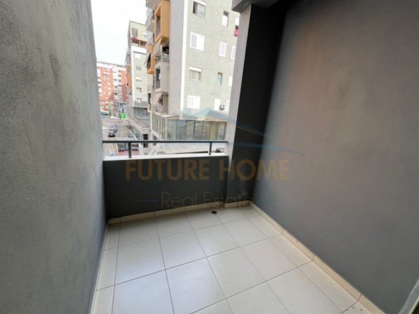 Shitet, Apartament 3+1+2, Unaza e Re, Tirane UNA38666