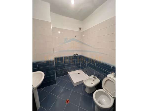 Shitet, Apartament 3+1+2, Unaza e Re, Tirane UNA38666