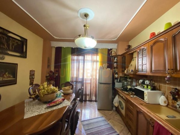 Shitet, Apartament 3+1+2 , Prane Kopshtit "Sotir Noka" , Durres