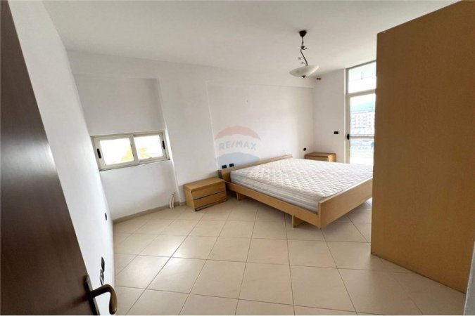 Shitet apartament 2+1 ne Astir