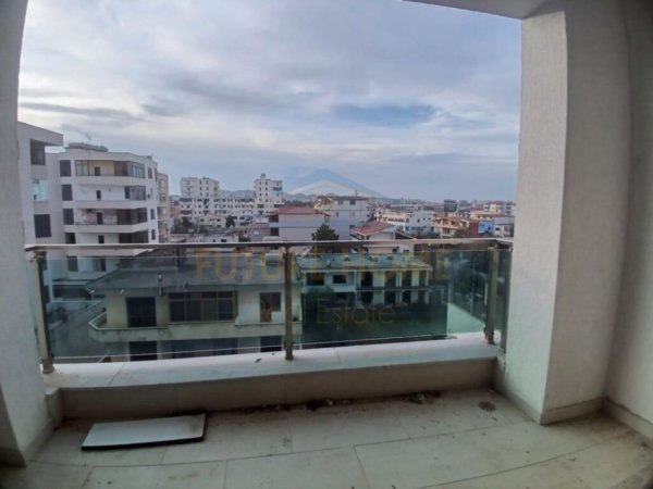 Shitet, Apartament 2+1, prane Hotel Palace, Durres