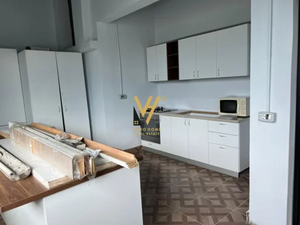 SHITET KAPANON 1600M2 NE BERXULLE 1.300.000 EURO