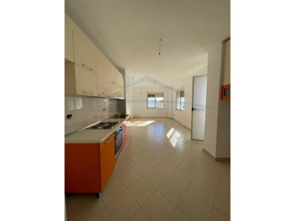 Shitet, Apartament 1+1,Ish Rajoni, Durres