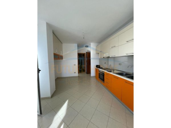 Shitet, Apartament 1+1,Ish Rajoni, Durres