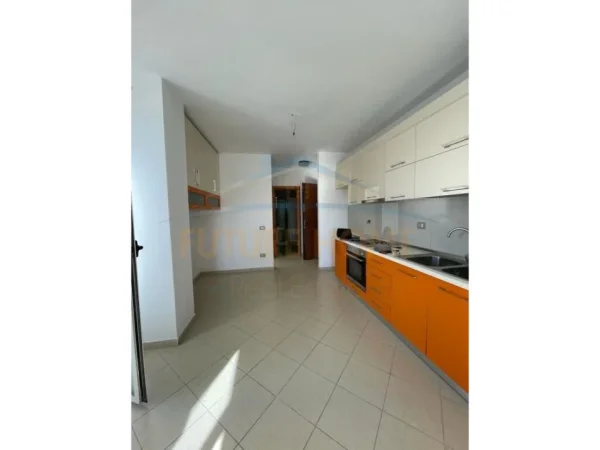 Shitet, Apartament 1+1,Ish Rajoni, Durres