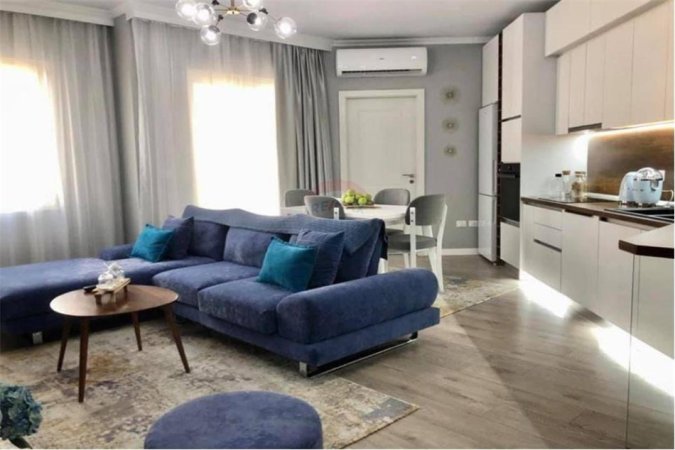 Shitet apartament 2+1 ne Yzberisht, 160'000 Euro