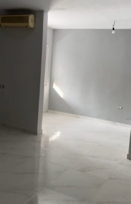 Jepet me qera Apartament 1+1 ne Vasil Shanto, prane Gjykates se Tiranes