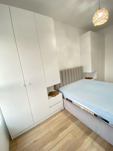 Shitet apartament 2+1+post parkimi