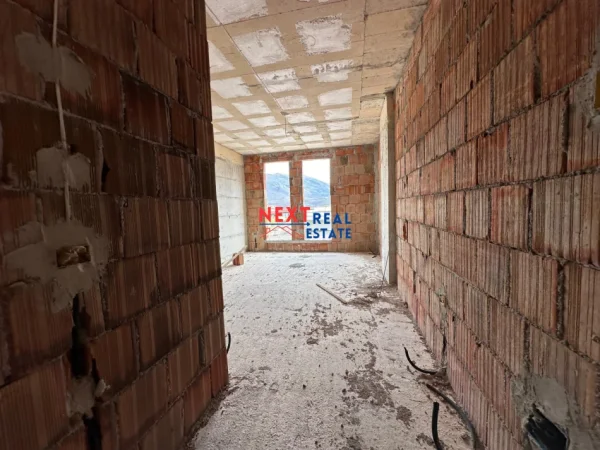 SHITEN BASHKE OSE TE NDARA 2 APARTAMENTE NE ORIKUM TEK MEHILLI SHPK