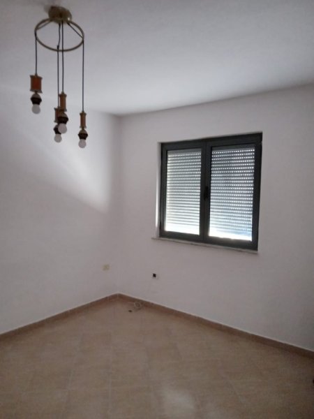 Apartament 1+1 me qera - Pazari i ri