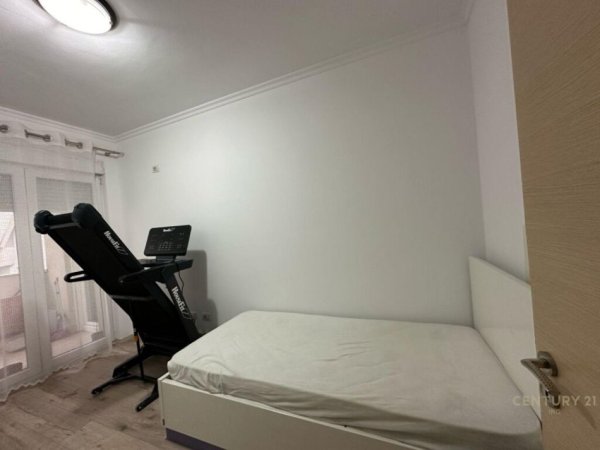 Apartament 2+1 me Qira tek Kompleksi Magnet, 21 Dhjetori