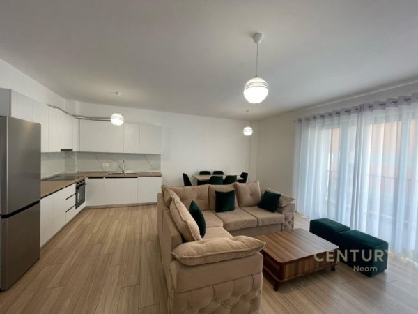 JEPET ME QERA APARTAMENT 2+1+2 ME POST PARKIMI TE LIQENI I THATE