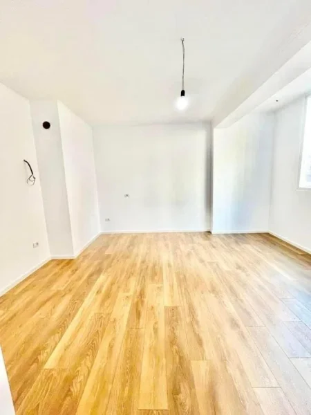 Apartament ne shitje!
