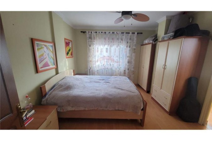 Jepet me qira apartament 2+1 ne zonen e Myslym Shyrit