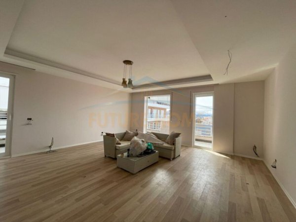 Shitet apartament 3+1+2 Fresk, Tirane