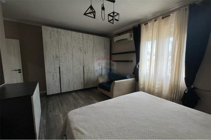 APARTAMENT ME QIRA 2+1 PRANE QENDRES