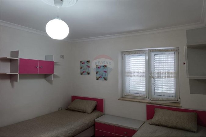 Apartament 3+1 ne shitje tek Pazari i Ri