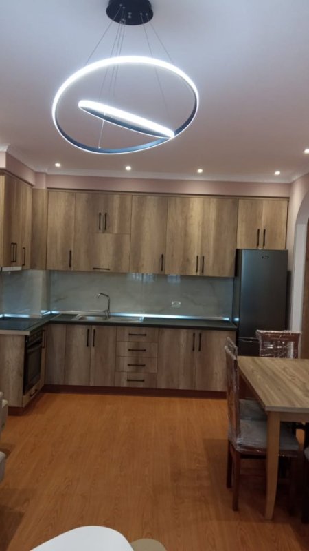 Apartament me qera 1+1 i mobiluar Astir buze rruges kryesore  perballe ozone