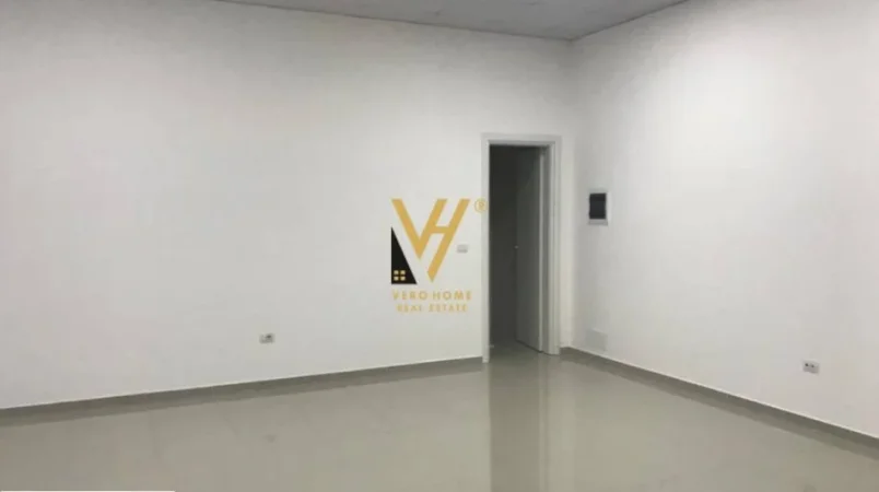 SHITET AMBIENT BIZNESI 60 M2 TE RRUGA E DIBRES 350.000 EURO