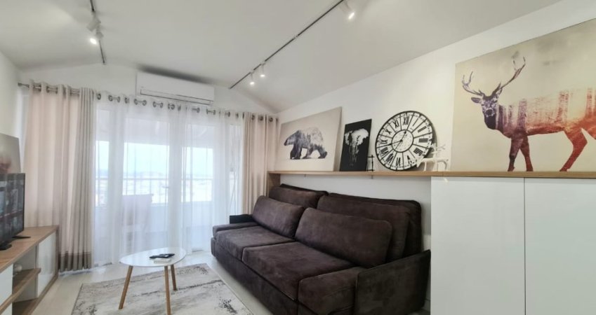 Qera, Apartament 2+1, Komuna e Parisit.