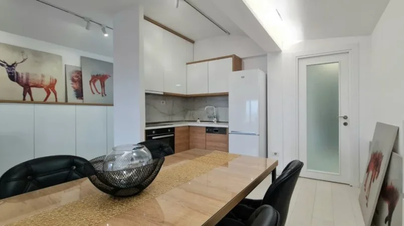 Qera, Apartament 2+1, Komuna e Parisit.