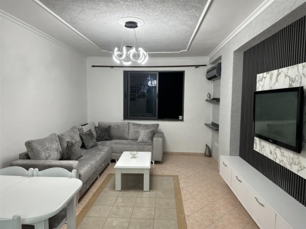 Jepet me qira apartament 2+1+1+ BLLK tek Xhamia Tabakeve