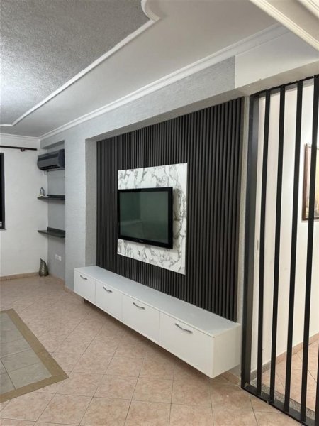 Jepet me qira apartament 2+1+1+ BLLK tek Xhamia Tabakeve