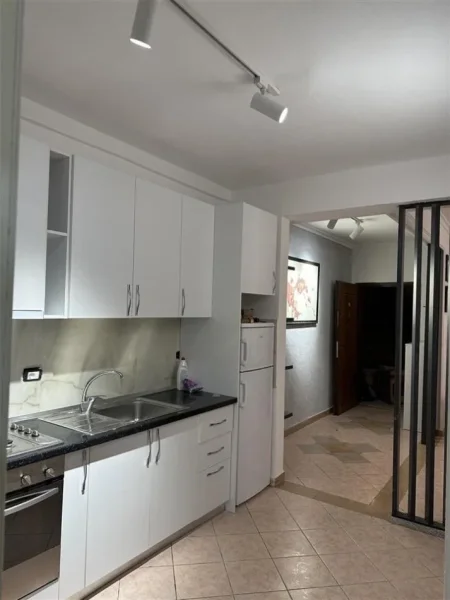 Jepet me qira apartament 2+1+1+ BLLK tek Xhamia Tabakeve