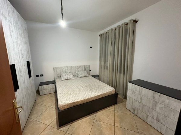 !!Jepet me Qera Apartament 1+1 tek Pazari i Ri, 470 Euro, Super Lokacion!!