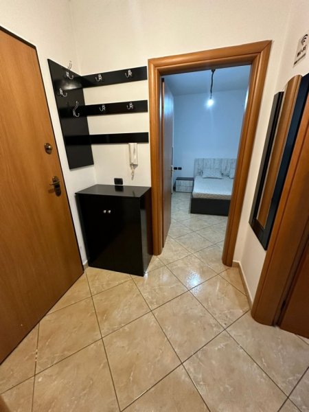 !!Jepet me Qera Apartament 1+1 tek Pazari i Ri, 470 Euro, Super Lokacion!!