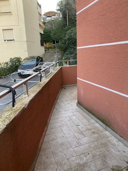 Jepet me qira apartament 2+1, Te Xhamia Kopshti Botanik