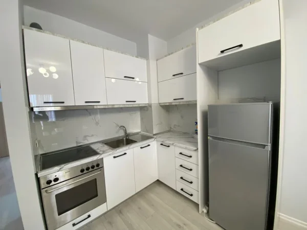 JEPET ME QERA APARTAMENTI 2+1 NE ASTIR