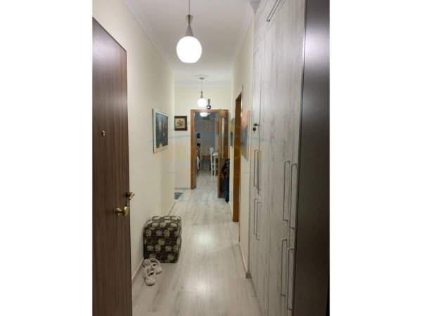 Shitet, Apartament 1+1, Unaza e Re, Tiranë.
74,000 €