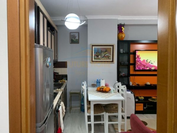 Shitet, Apartament 1+1, Unaza e Re, Tiranë.
74,000 €