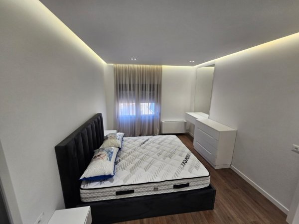 Jepet me qera apartament 2+1+2 i sapoarreduar Rruga Hime Kolli , Myslym Shyri 1000 euro