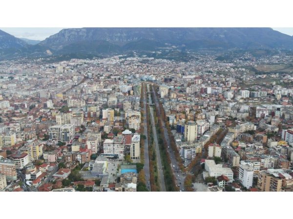 Shitet, Apartament 2+1+2, Ali Demi, Tiranë.
200,700 €