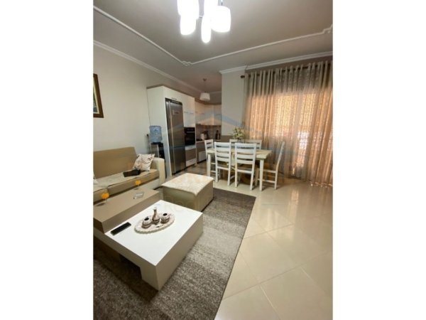 Shitet, Apartament 2+1, Kodra e Diellit, Tiranë.
160,000 €