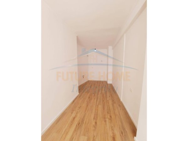 Shitet, Apartament 1+1, Unaza e Re, Tiranë.