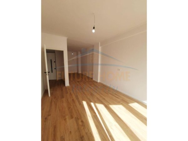 Shitet, Apartament 1+1, Unaza e Re, Tiranë.