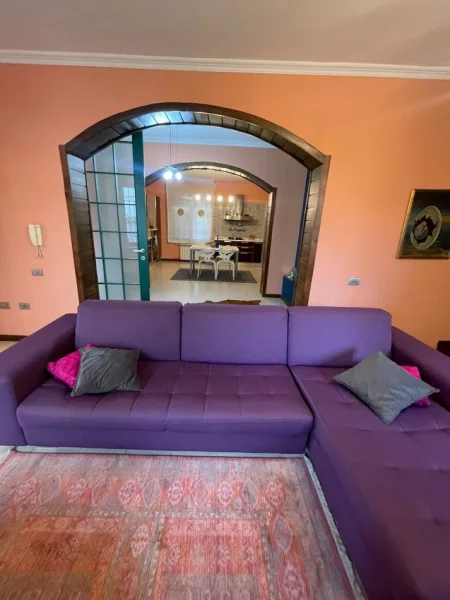 Jepet me qera Vile 3 katshe ne Selitë, Rruga "Bedri Dedja", Blloku i Vilave Selite