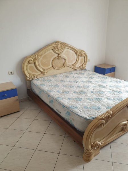 Tirane, jepet me qera apartament 1+1+A+2 BLK Kati 6, 90 m² 30.000 Leke (Rr. Muhamet Deliu, Fresk)