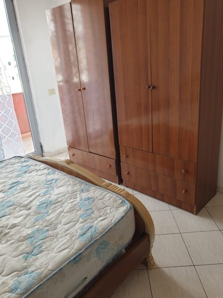 Tirane, jepet me qera apartament 1+1+A+2 BLK Kati 6, 90 m² 30.000 Leke (Rr. Muhamet Deliu, Fresk)