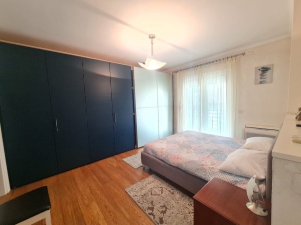 Apartament me Qera Mozaiku Tirane 2+1+2 700 € ne Muaj