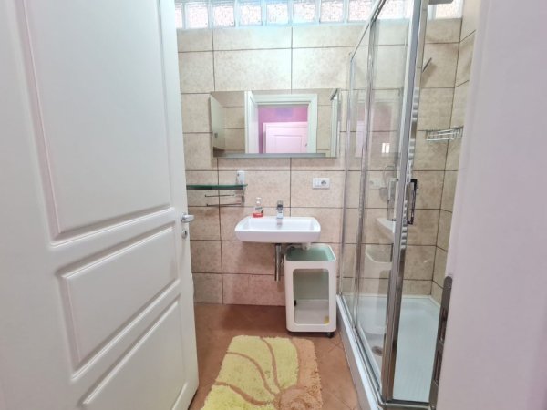 Apartament me Qera Mozaiku Tirane 2+1+2 700 € ne Muaj