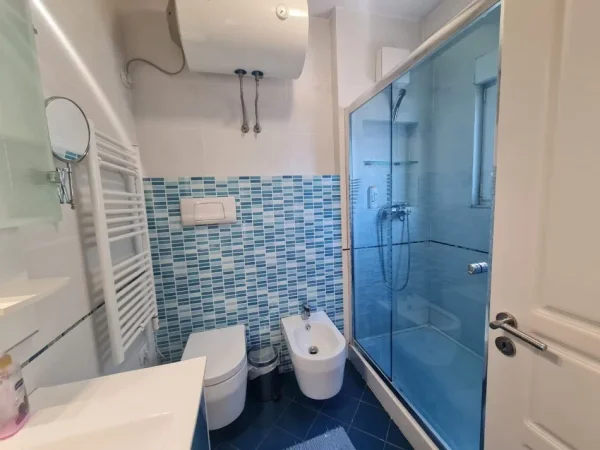 Apartament me Qera Mozaiku Tirane 2+1+2 700 € ne Muaj
