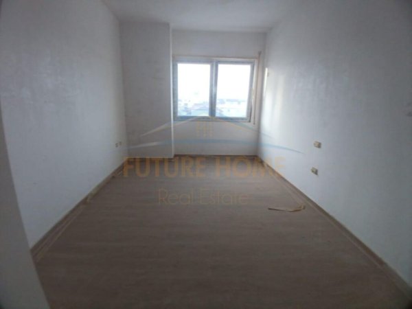 Shitet, Apartament 2+1, prane Hotel Palace, Durres