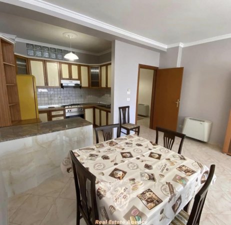 Apartament me Qera 
• Sistemi 1+1 + Ballkon
• Kati 4 Pallat me ashensor,
• Total Mobiluar,
• Kondicioner, Ballkon me orientim nga deti,
• Jepet per afatgjate dhe familjar
🏡Lagja 1,Vollga🏡
• 400€ neto ✅ 
WEB LINK : https://goldkeyrealestate.al/.../DetajetePro.../15473662Post Nr : 15473662
_________