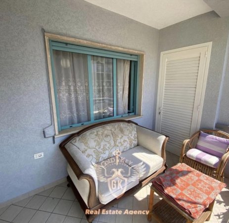 Apartament me Qera 
• Sistemi 1+1 + Ballkon
• Kati 4 Pallat me ashensor,
• Total Mobiluar,
• Kondicioner, Ballkon me orientim nga deti,
• Jepet per afatgjate dhe familjar
🏡Lagja 1,Vollga🏡
• 400€ neto ✅ 
WEB LINK : https://goldkeyrealestate.al/.../DetajetePro.../15473662Post Nr : 15473662
_________