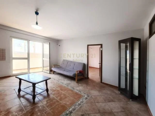 Tirane, jepet me qera apartament 2+1+A+BLK Kati 4, 90 m² 400 Euro (RR NAIM FRASHERI)