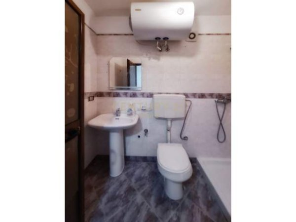 Tirane, jepet me qera apartament 2+1+A+BLK Kati 4, 90 m² 400 Euro (RR NAIM FRASHERI)